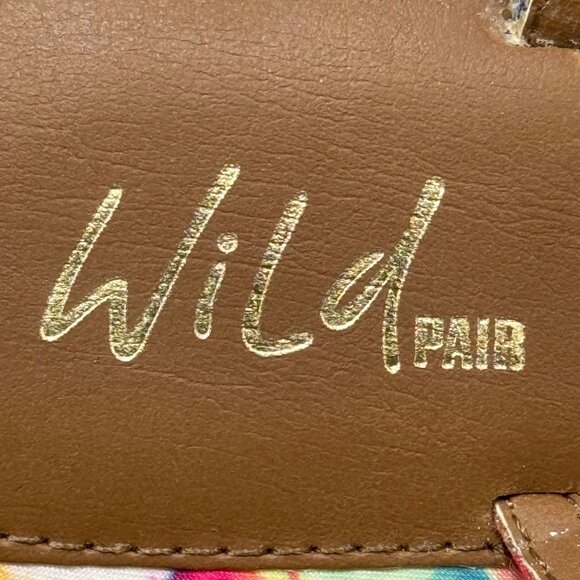 Womens Wild Pair Multicolor Jeweled‎ T-Strap Sandals Size 7 Made In China - Picture 4 of 12